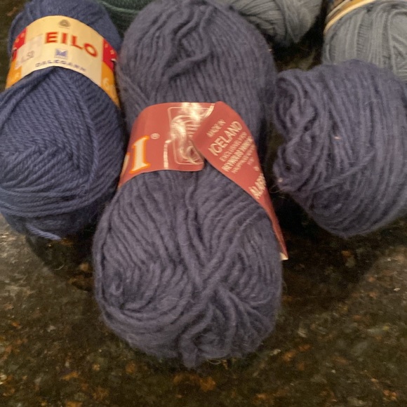 NWT & Vintage 9 skeins various brands, shades of blue, wool yarn - Picture 4 of 4